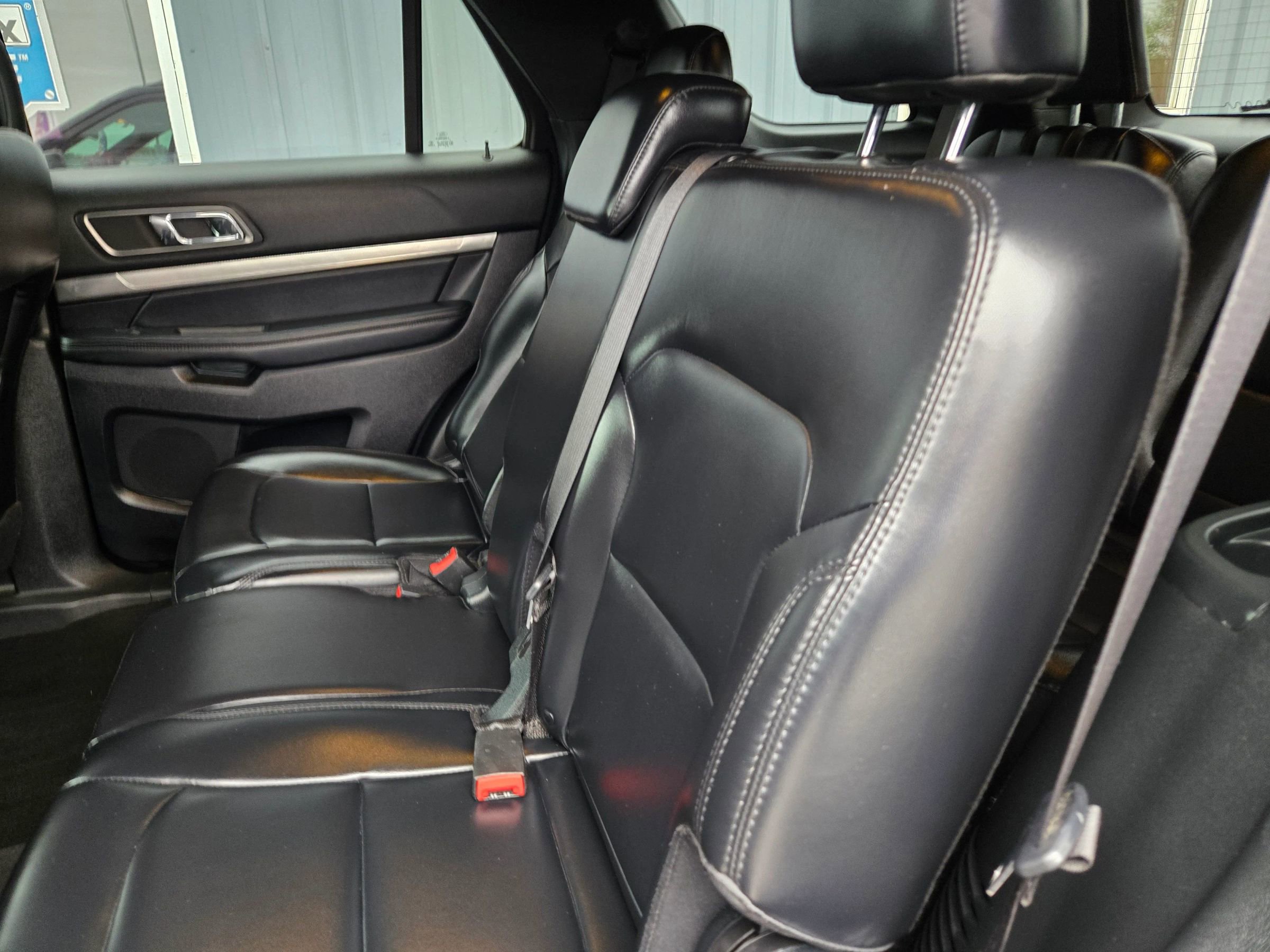 Used 2019 Ford Explorer XLT w/ Equipment Group 202A AWD/4WD image 56