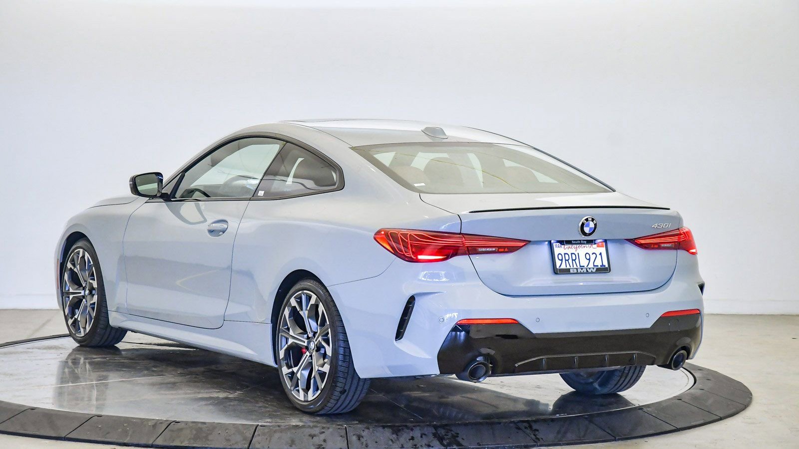 Used 2025 BMW 430i Coupe w/ M Sport Package image 2