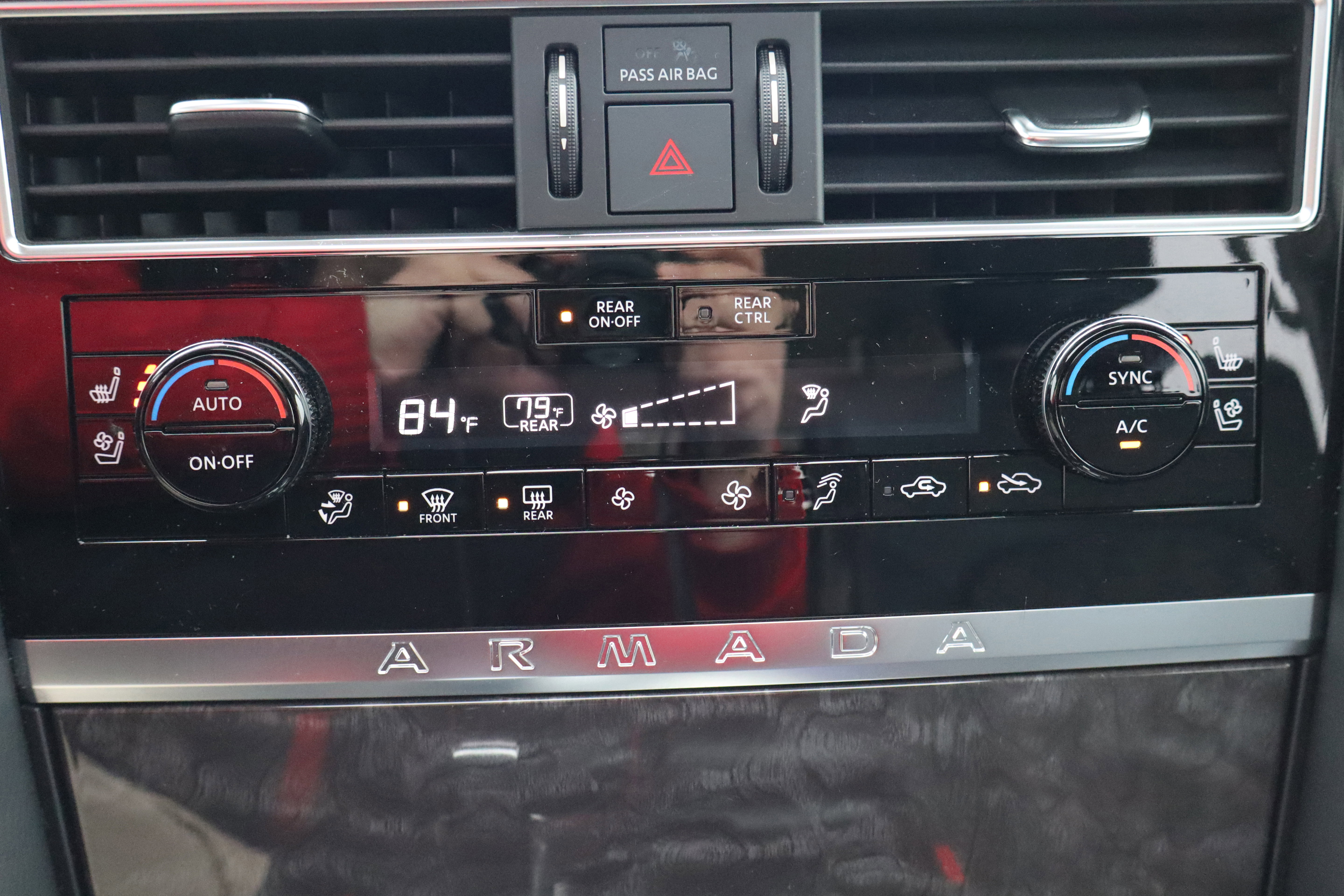 Used 2024 Nissan Armada Platinum w/ Captain's Chairs Package image 24