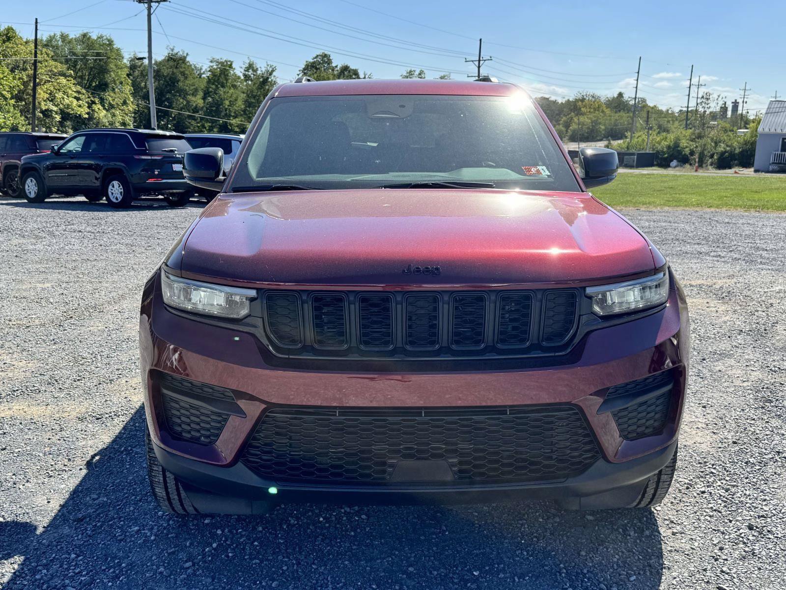 New 2025 Jeep Grand Cherokee Altitude AWD/4WD image 23