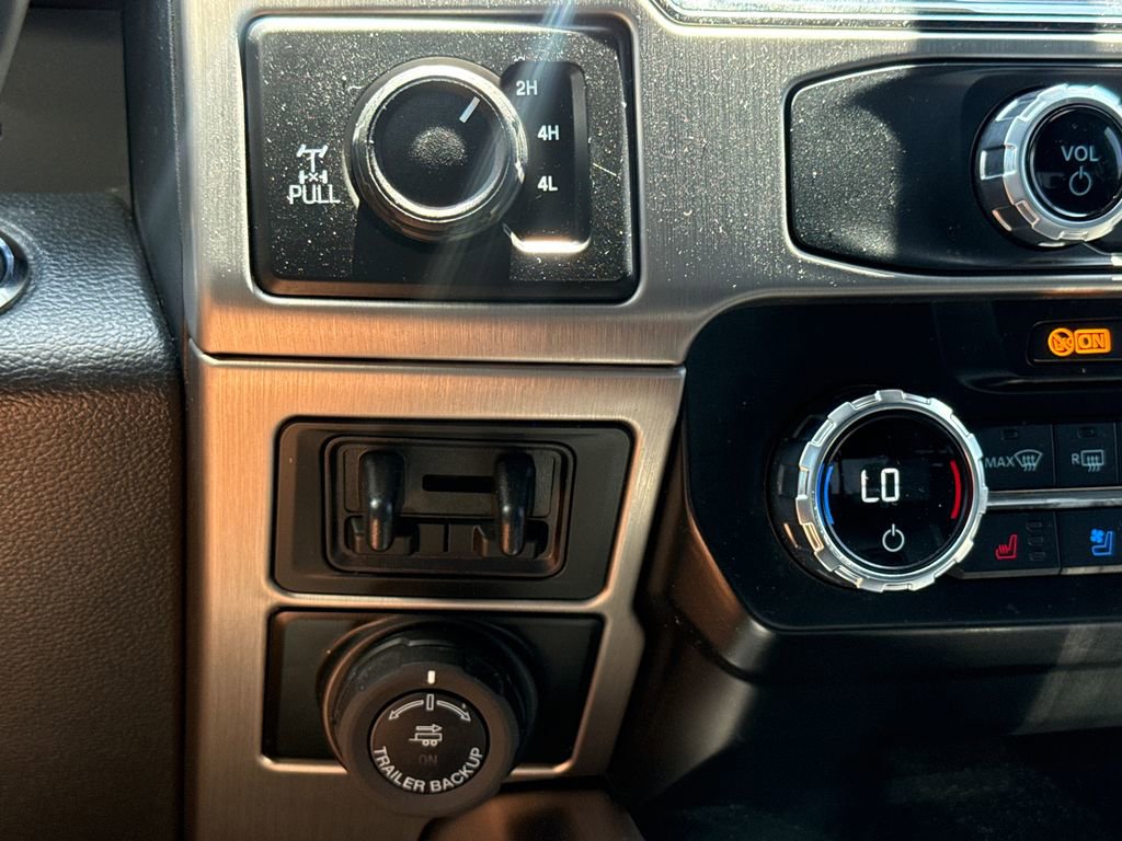 Used 2022 Ford F250 Platinum w/ Tremor Off-Road Package AWD/4WD image 27