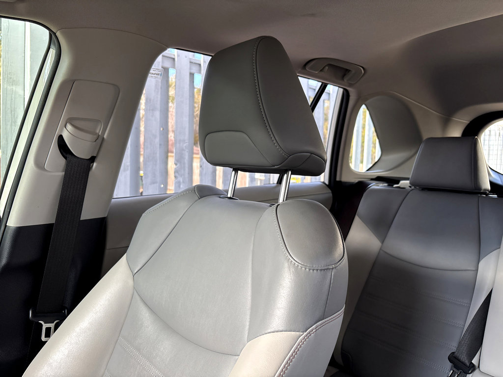 Used 2019 Toyota RAV4 XLE Premium w/ Advanced Technology Package image 5