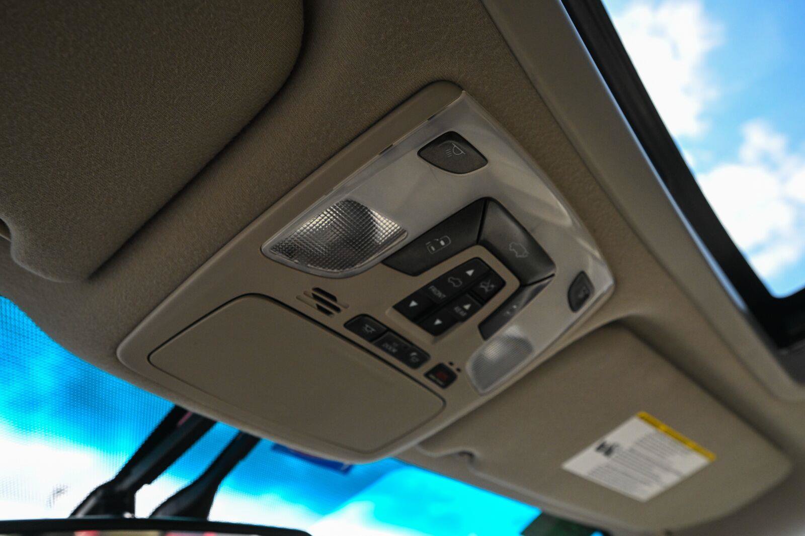 Used 2011 Toyota Sienna Limited w/ Premium Pkg FWD image 46