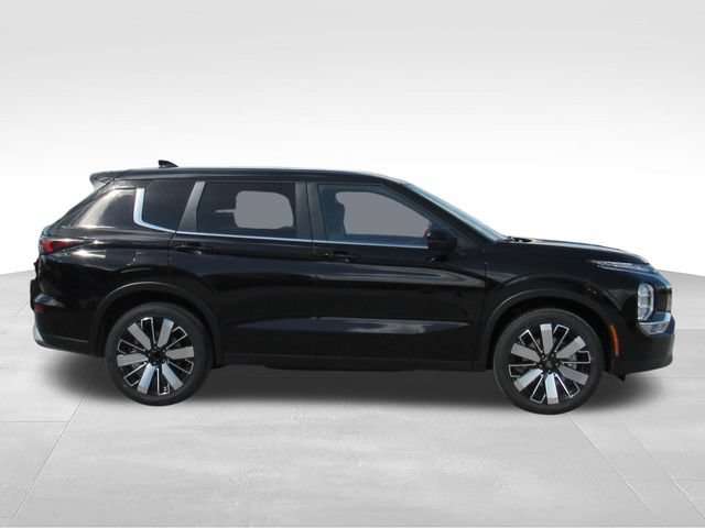 New 2026 Mitsubishi Outlander SE FWD image 2