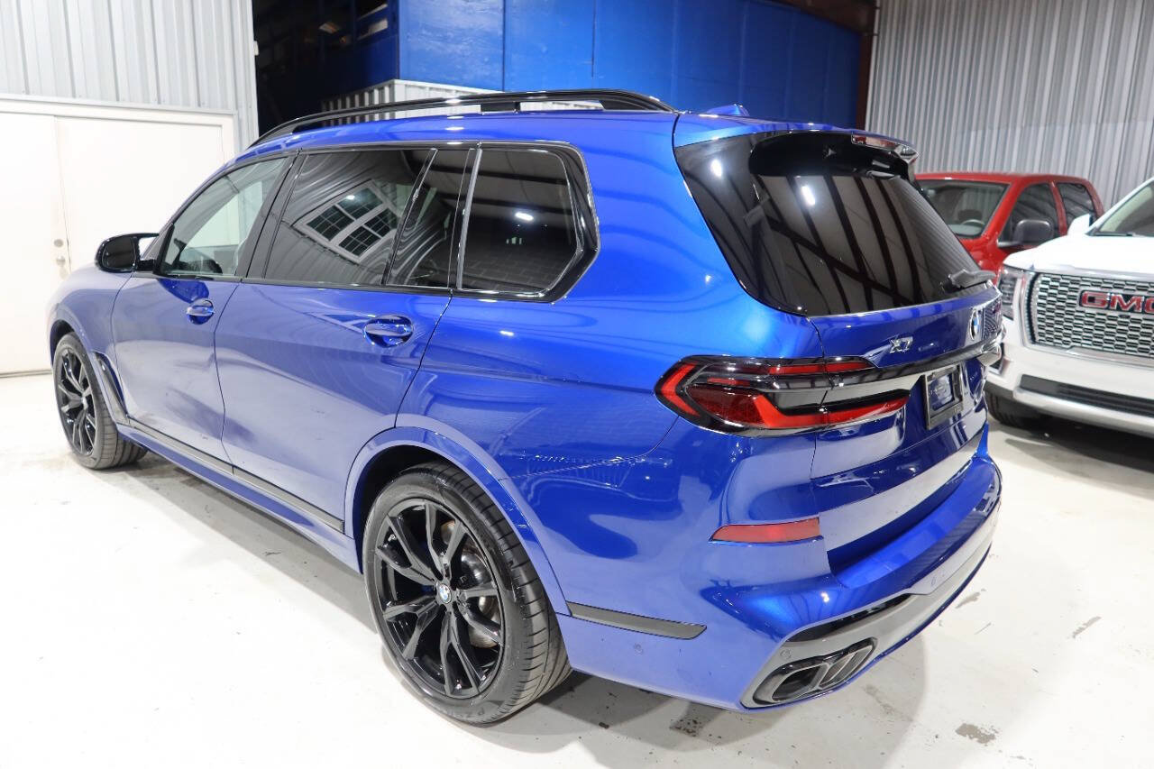 Used 2025 BMW X7 M60i AWD/4WD image 3