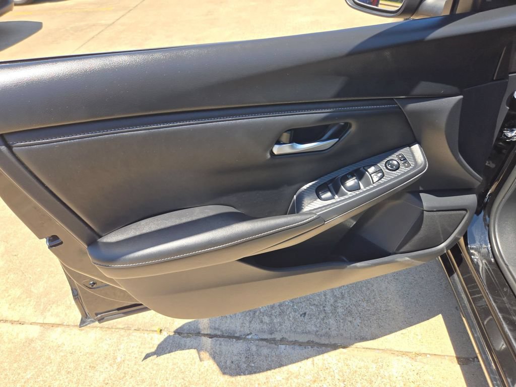 Used 2025 Nissan Sentra SV FWD image 14
