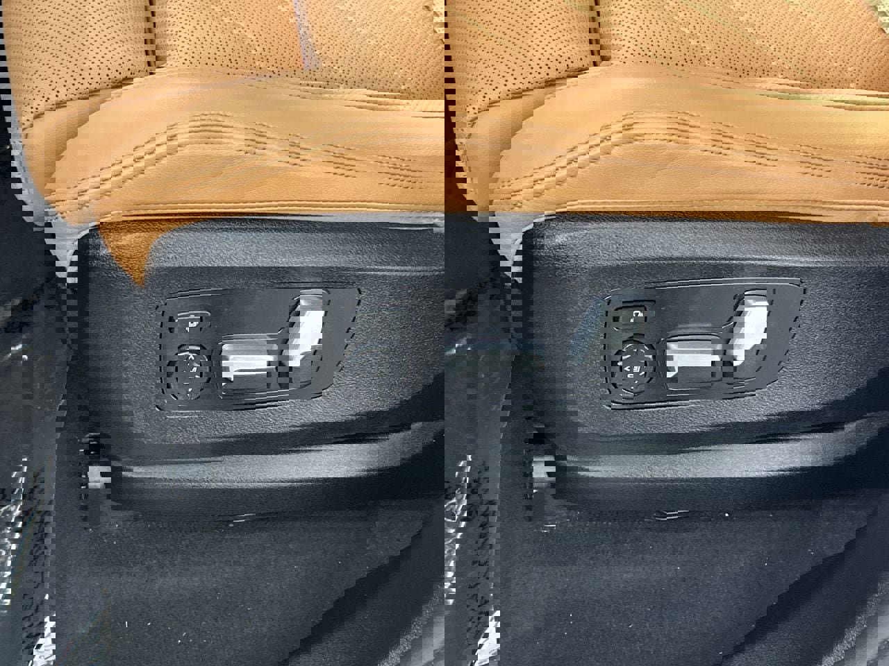 Used 2024 BMW X5 sDrive40i w/ Executive Package image 21