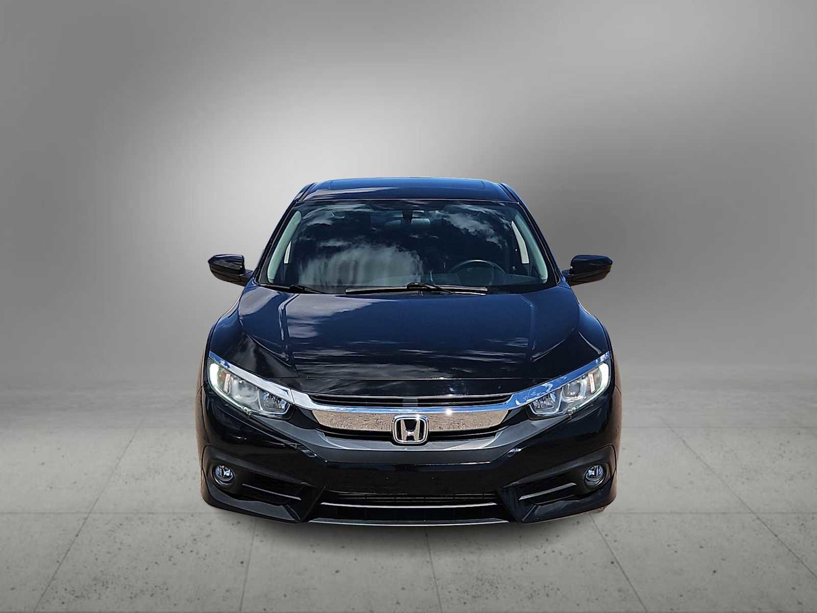 Used 2018 Honda Civic EX-T image 3