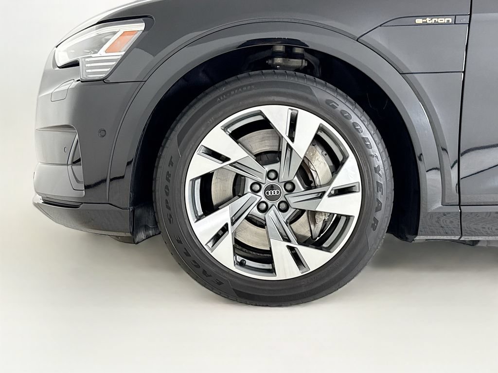 Used 2021 Audi e-tron Premium w/ Convenience Plus Package AWD/4WD image 26