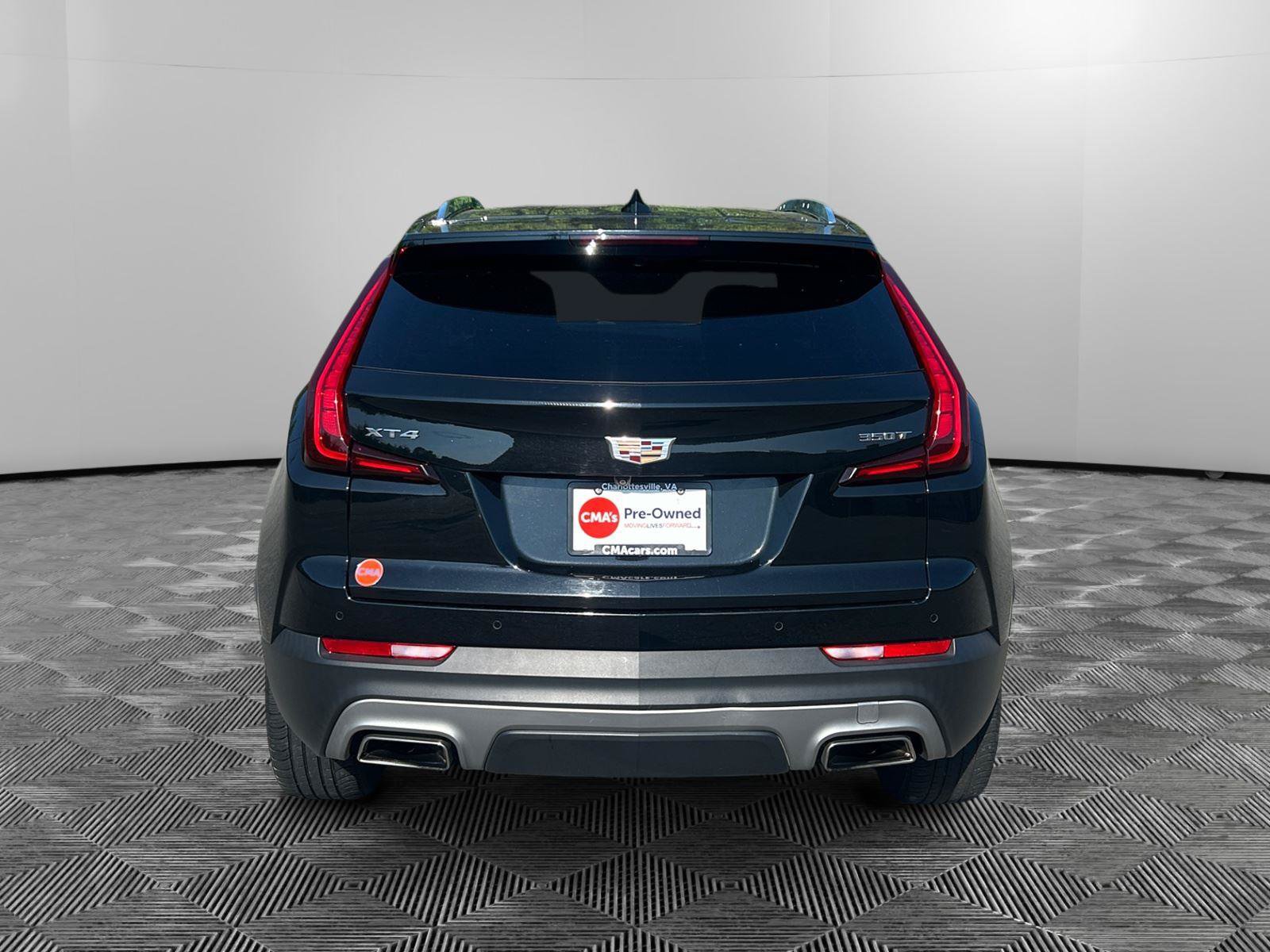 Used 2022 Cadillac XT4 Premium Luxury w/ Safety Alert Package FWD image 4
