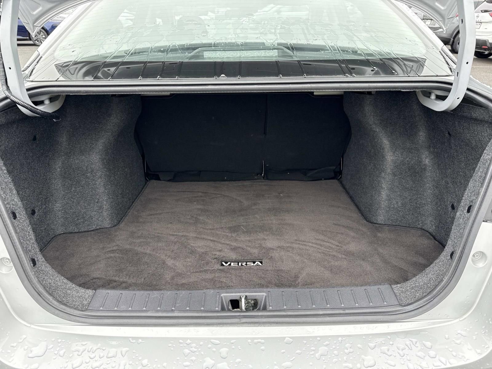 Used 2023 Nissan Versa SV image 26