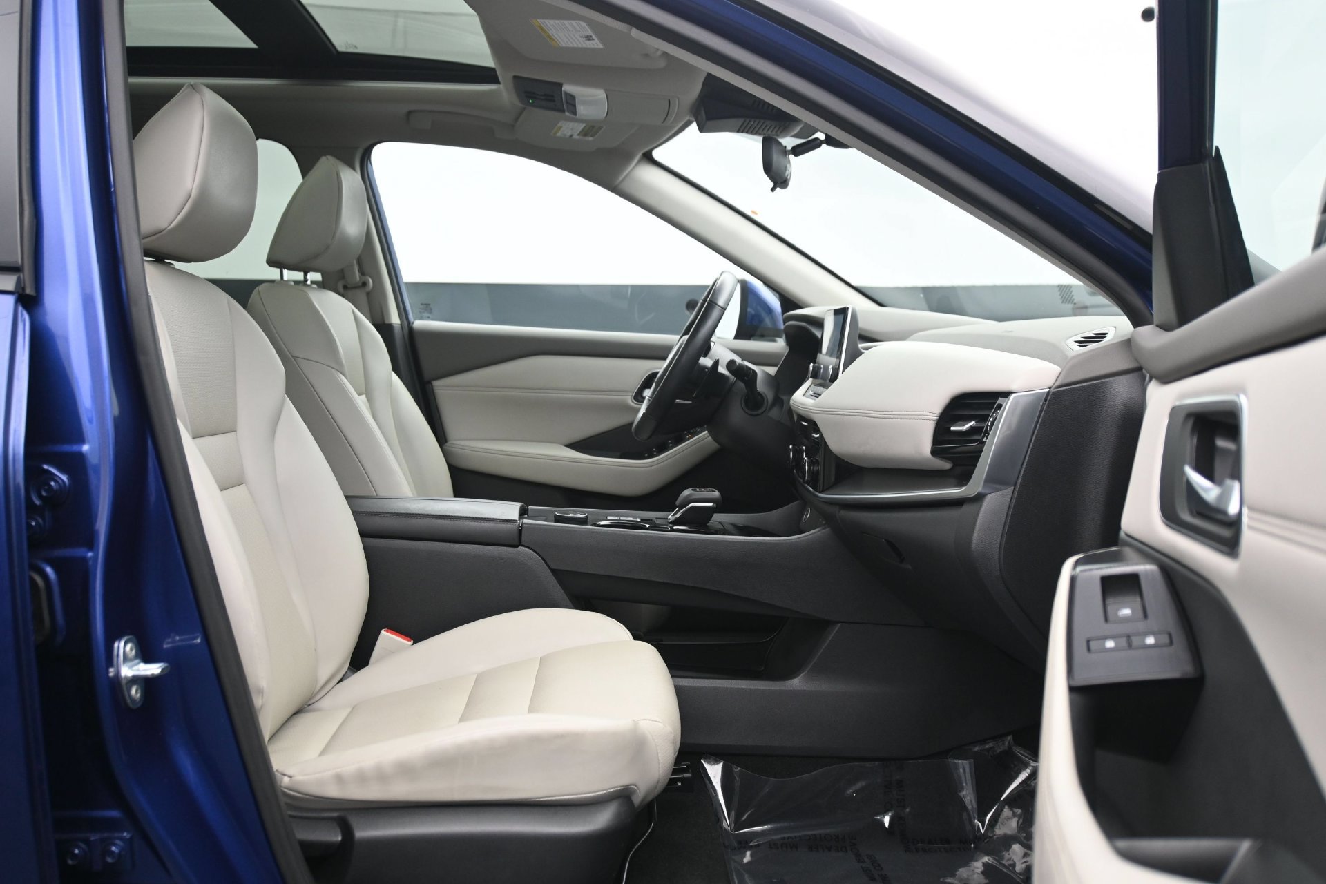 Used 2021 Nissan Rogue SV w/ Premium Package AWD/4WD image 13