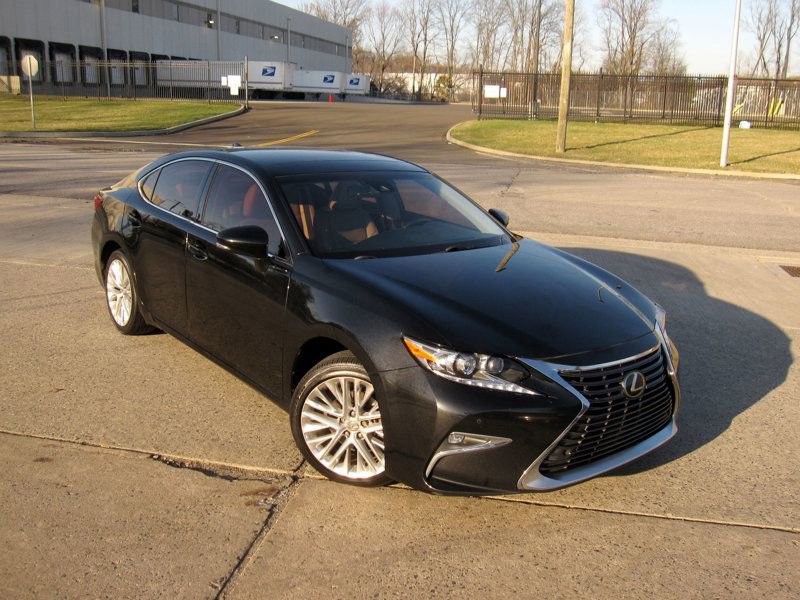 Used 2016 Lexus ES 350 w/ Ultra Luxury Package image 2
