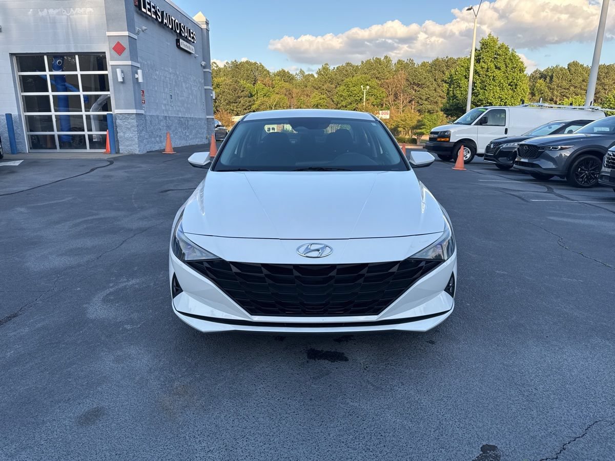 Used 2023 Hyundai Elantra SE FWD image 2