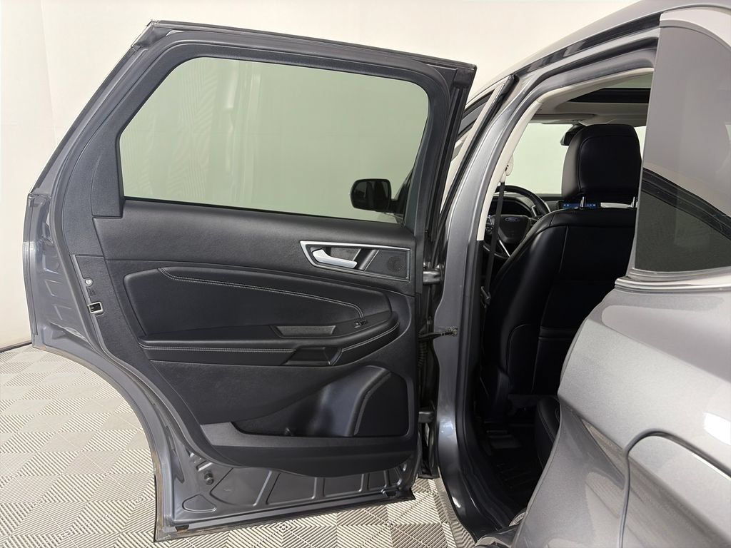 Certified 2022 Ford Edge Titanium AWD/4WD image 12