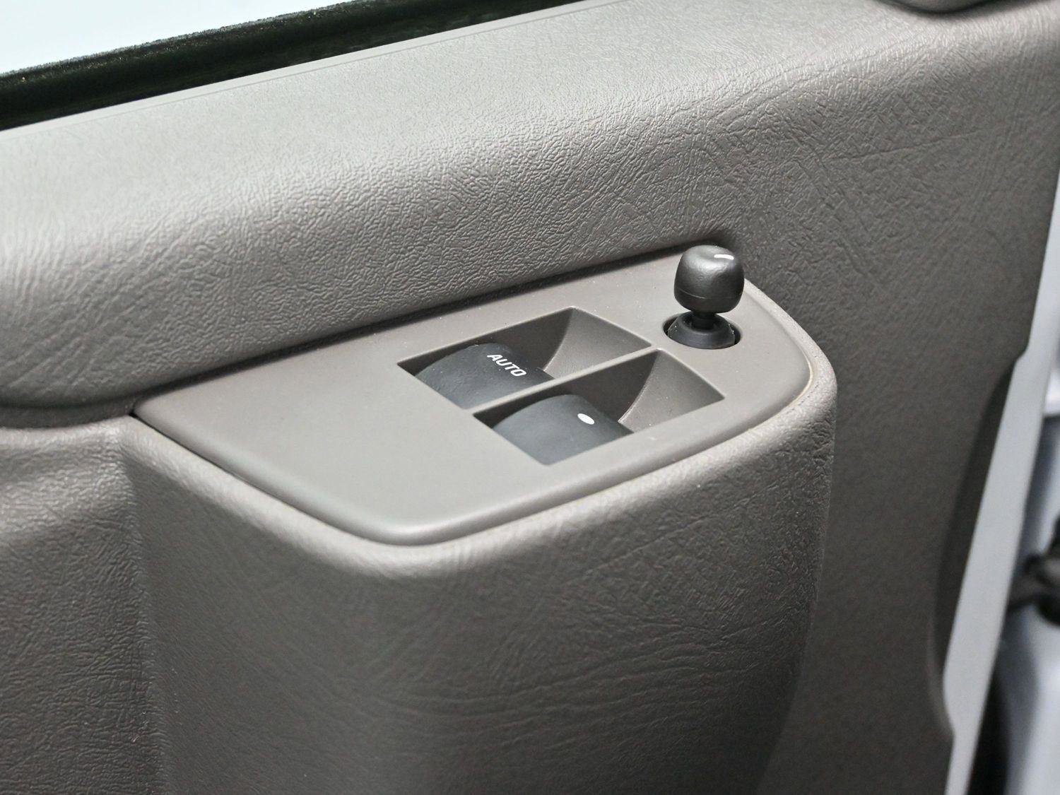 Used 2025 Chevrolet Express 3500 LS image 11