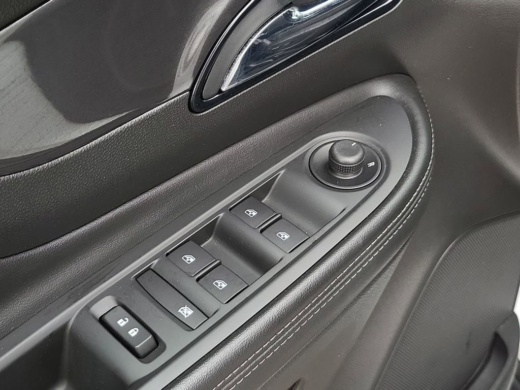 Used 2021 Buick Encore Preferred image 21