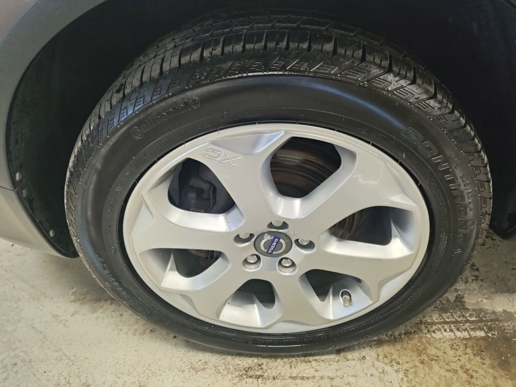 Used 2011 Volvo XC70 T6 image 8