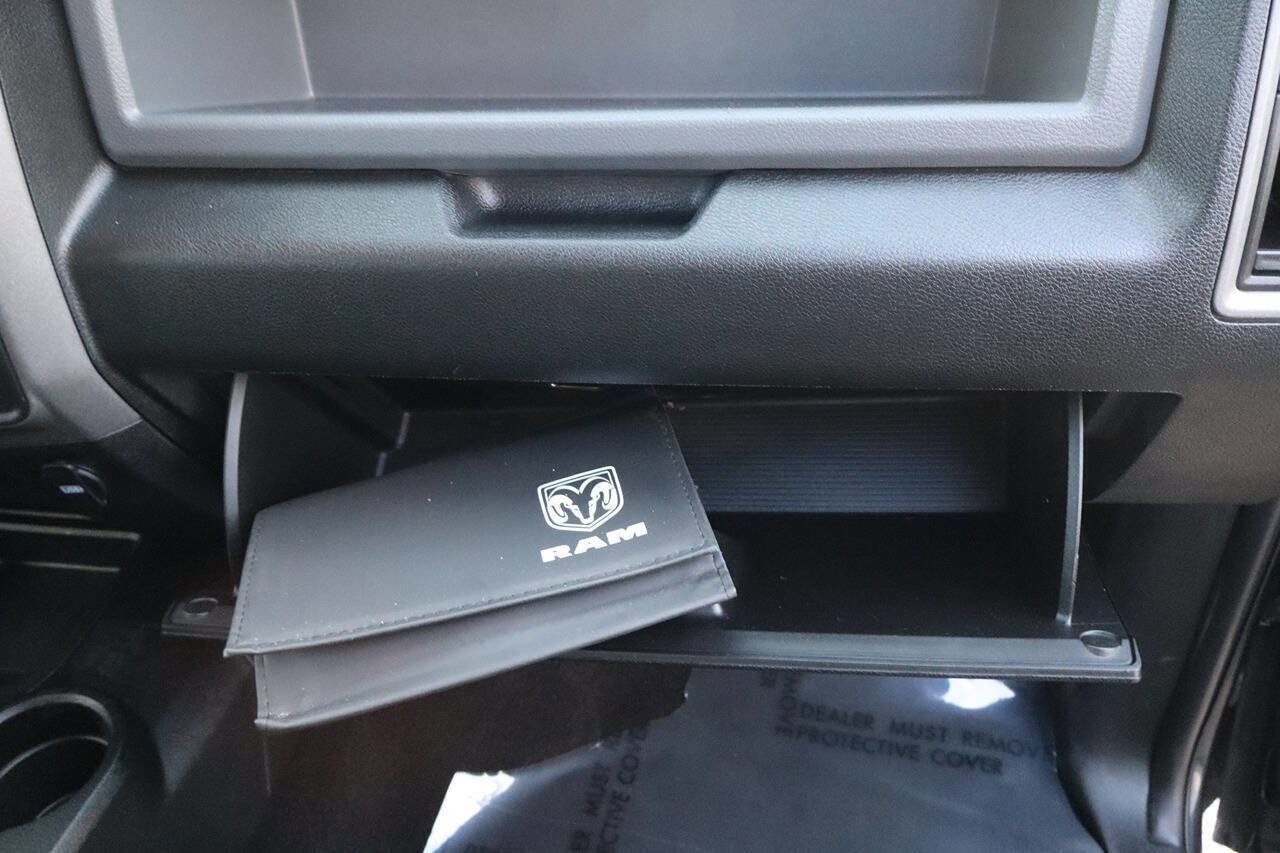 Used 2018 RAM 3500 Tradesman w/ Chrome Appearance Group image 23