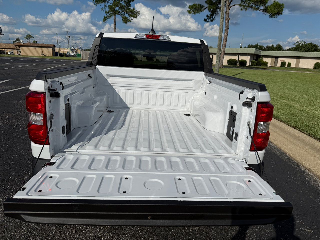 Used 2025 Ford Maverick XLT image 36