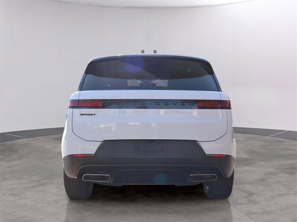 Used 2025 Land Rover Range Rover Sport SE image 6