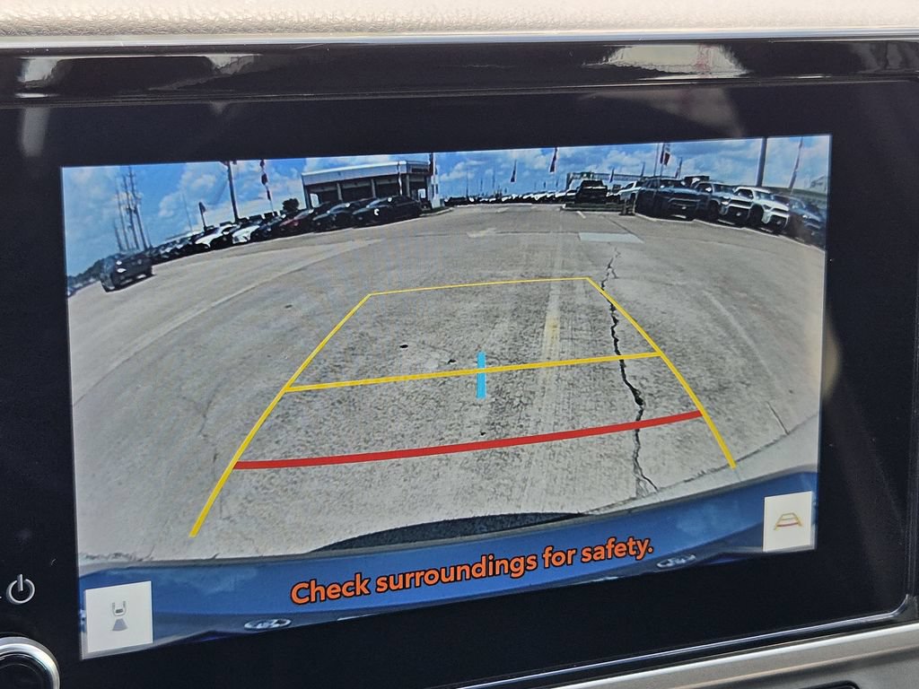 Used 2025 Toyota Camry SE FWD image 18