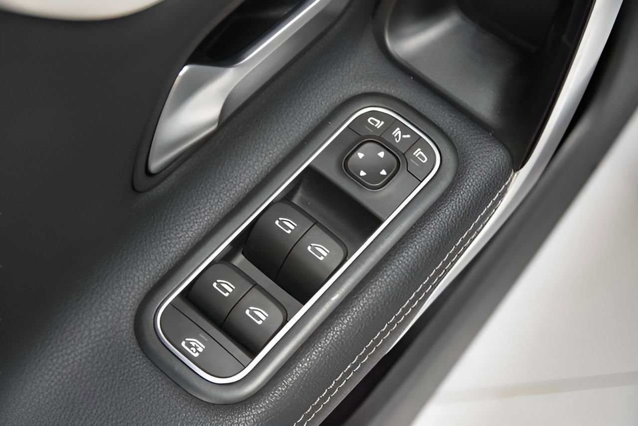 Used 2025 Mercedes-Benz CLA 250 image 17