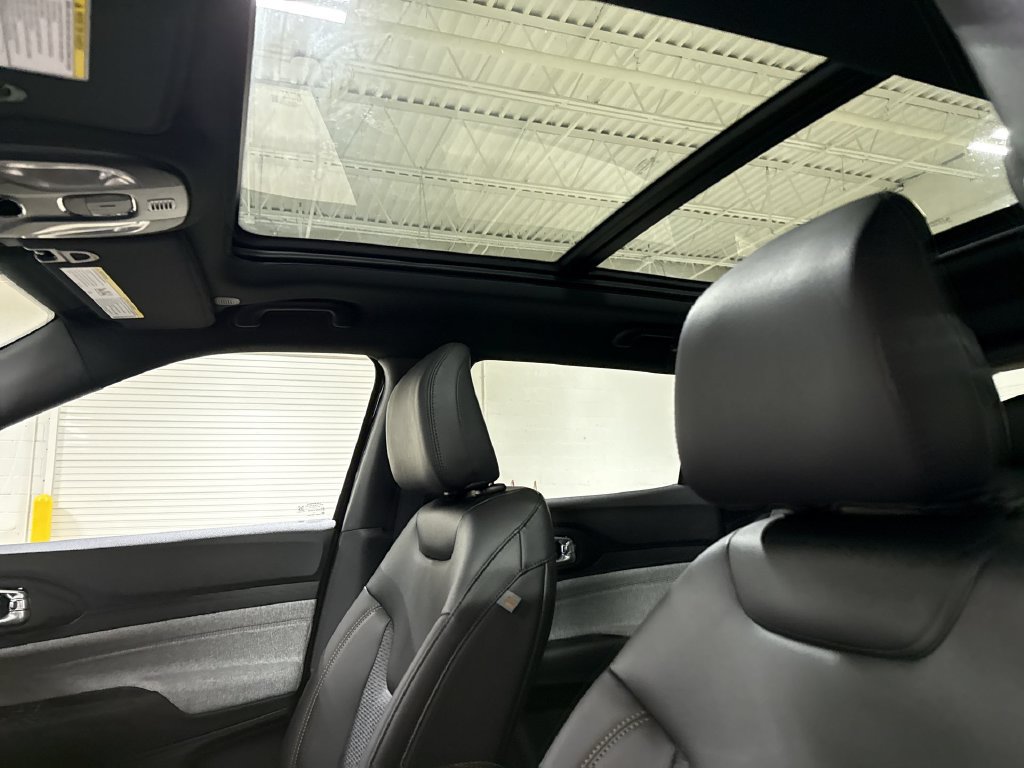 New 2026 Jeep Compass Latitude AWD/4WD image 19