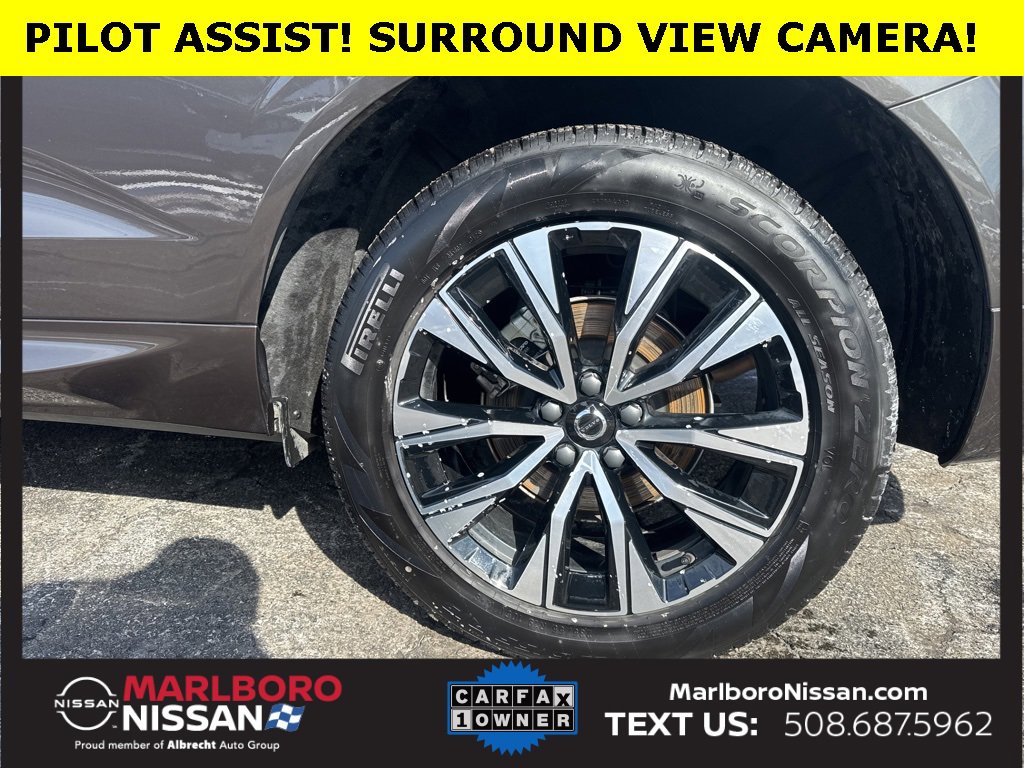 Used 2025 Volvo XC60 B5 Plus w/ Climate Package image 12