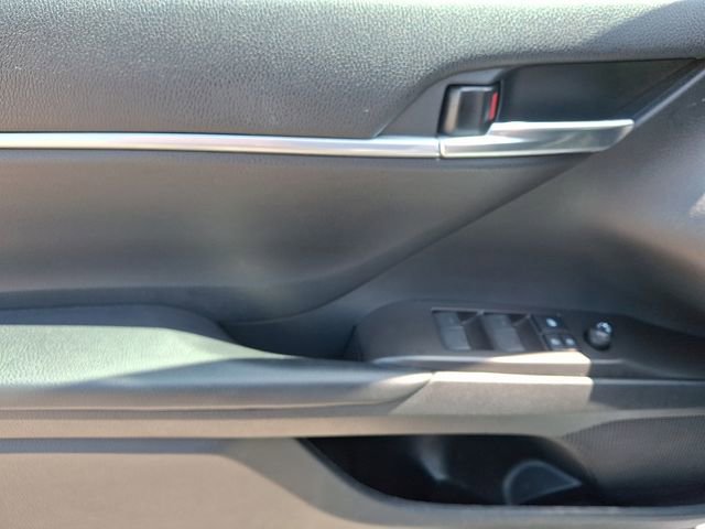 Used 2022 Toyota Camry LE FWD image 14