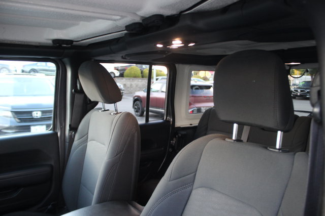 Used 2019 Jeep Wrangler Unlimited Sport S AWD/4WD image 18