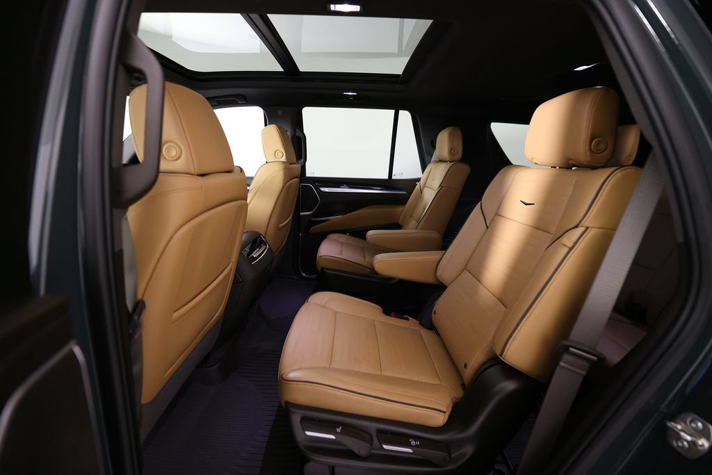 Used 2026 Cadillac Escalade Luxury w/ Touring Package AWD/4WD image 15