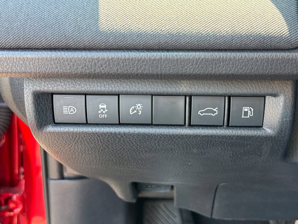 Used 2025 Toyota Camry LE FWD image 31