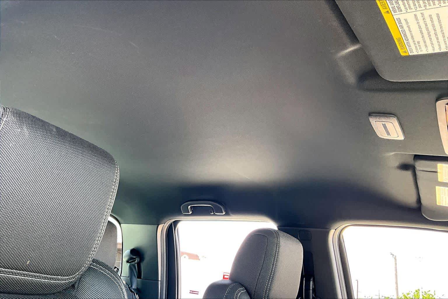 Used 2023 Nissan Frontier SV w/ Midnight Edition Package RWD image 13