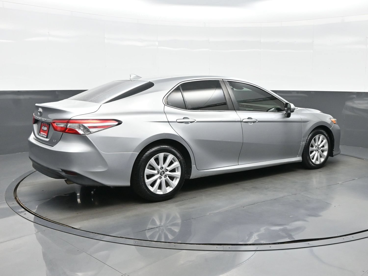 Used 2019 Toyota Camry LE FWD image 6
