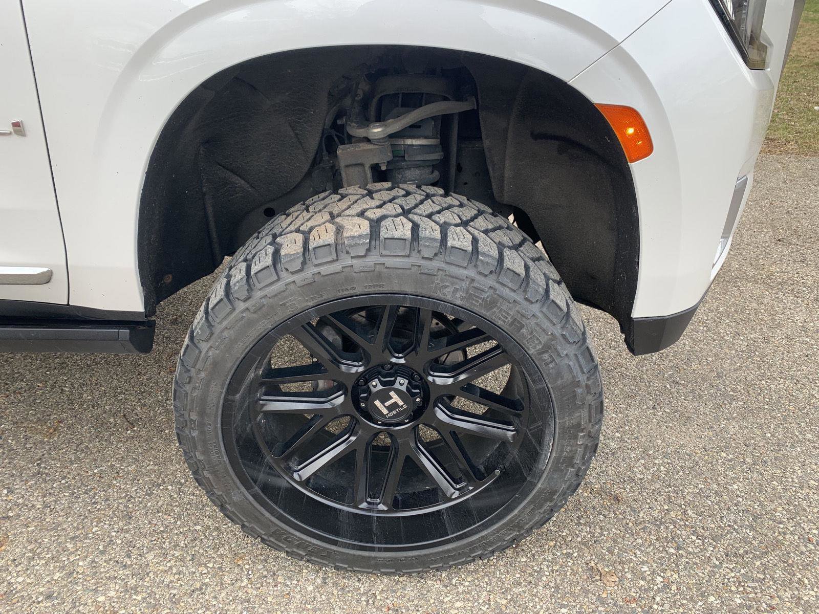 Used 2021 GMC Yukon XL Denali w/ Denali Premium Package image 39