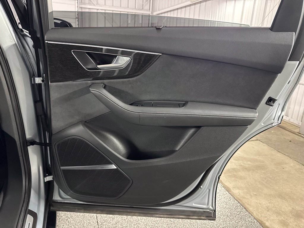 Used 2023 Audi SQ7 Premium Plus AWD/4WD image 48