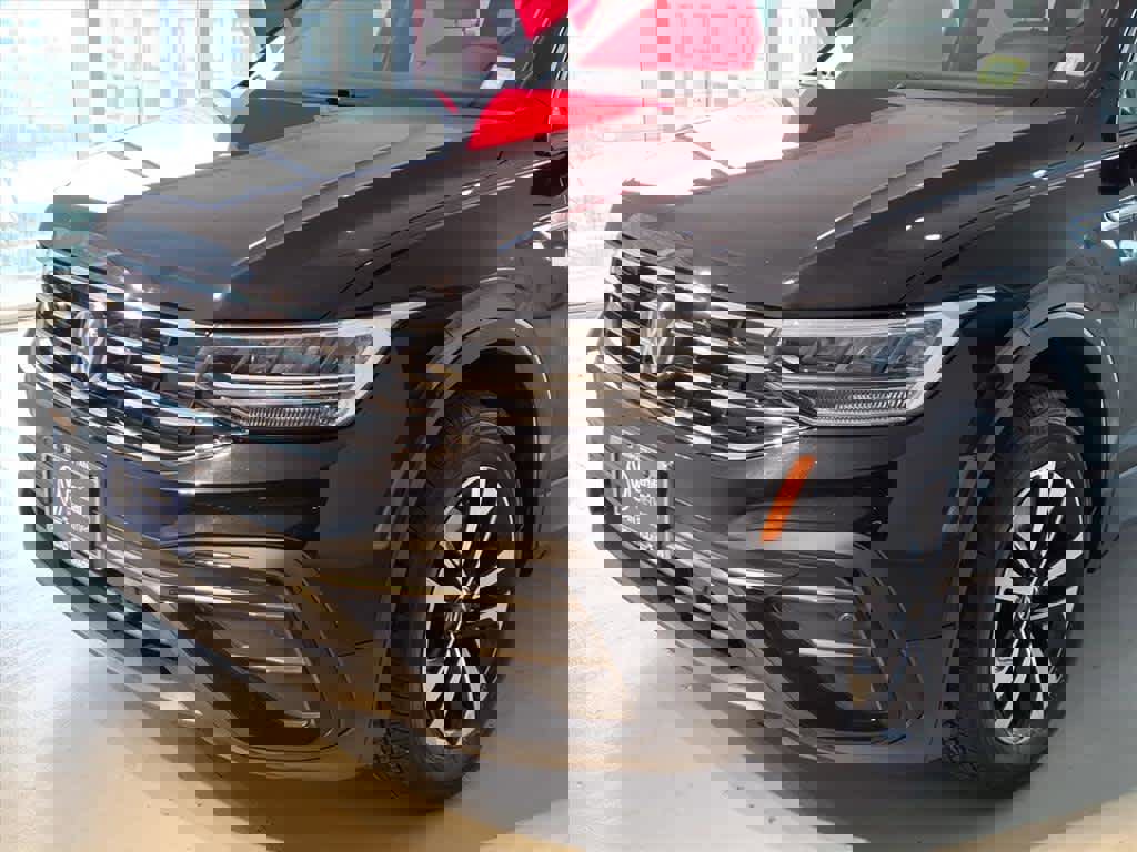 Certified 2022 Volkswagen Tiguan S image 7