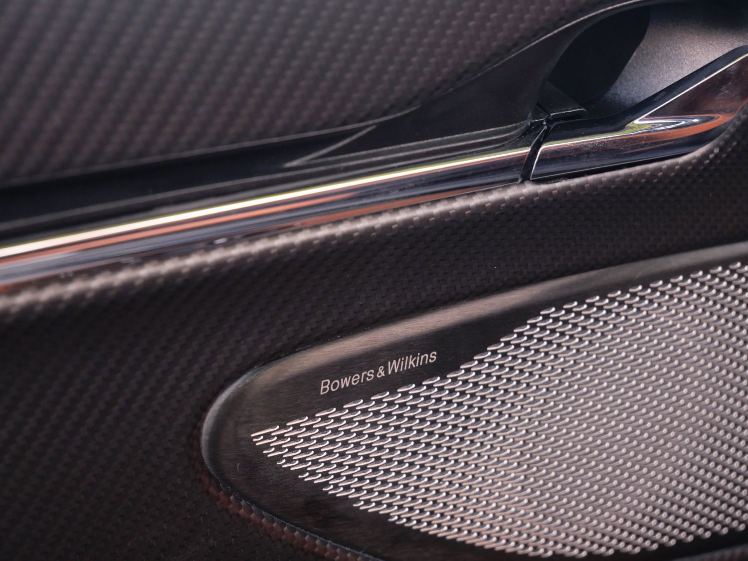 Used 2025 Aston Martin DB12 Convertible RWD image 23