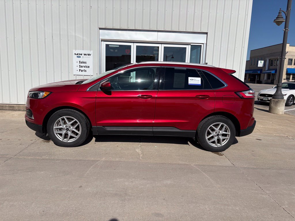 Used 2024 Ford Edge SEL w/ Convenience Package AWD/4WD image 2