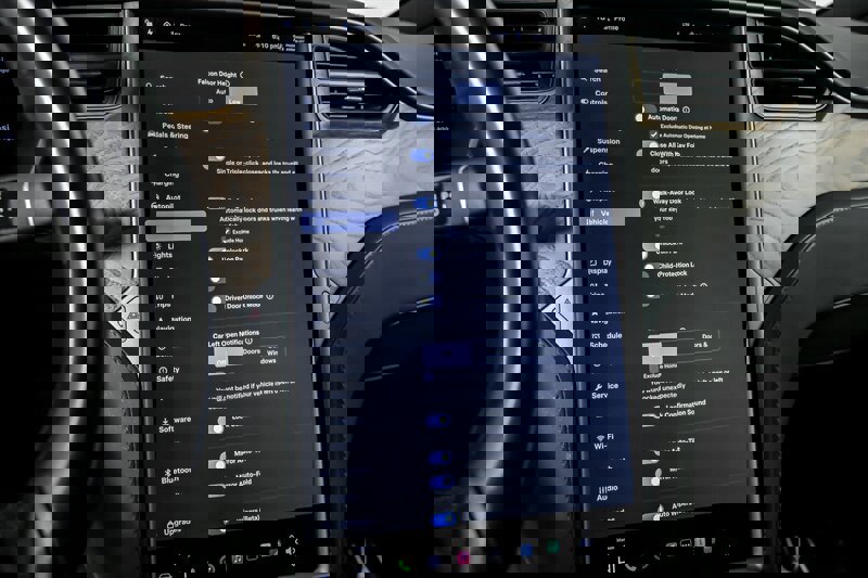 Used 2020 Tesla Model X image 37