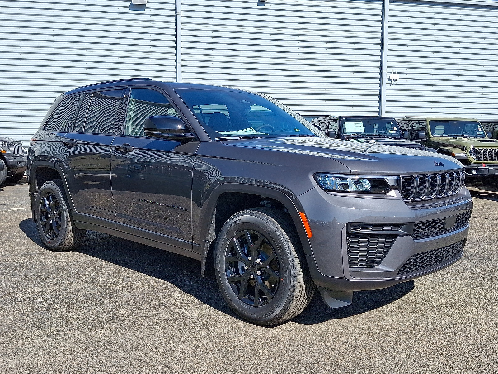 New 2026 Jeep Grand Cherokee Altitude AWD/4WD image 1