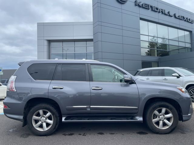 Used 2017 Lexus GX 460 w/ Navigation Package AWD/4WD image 3