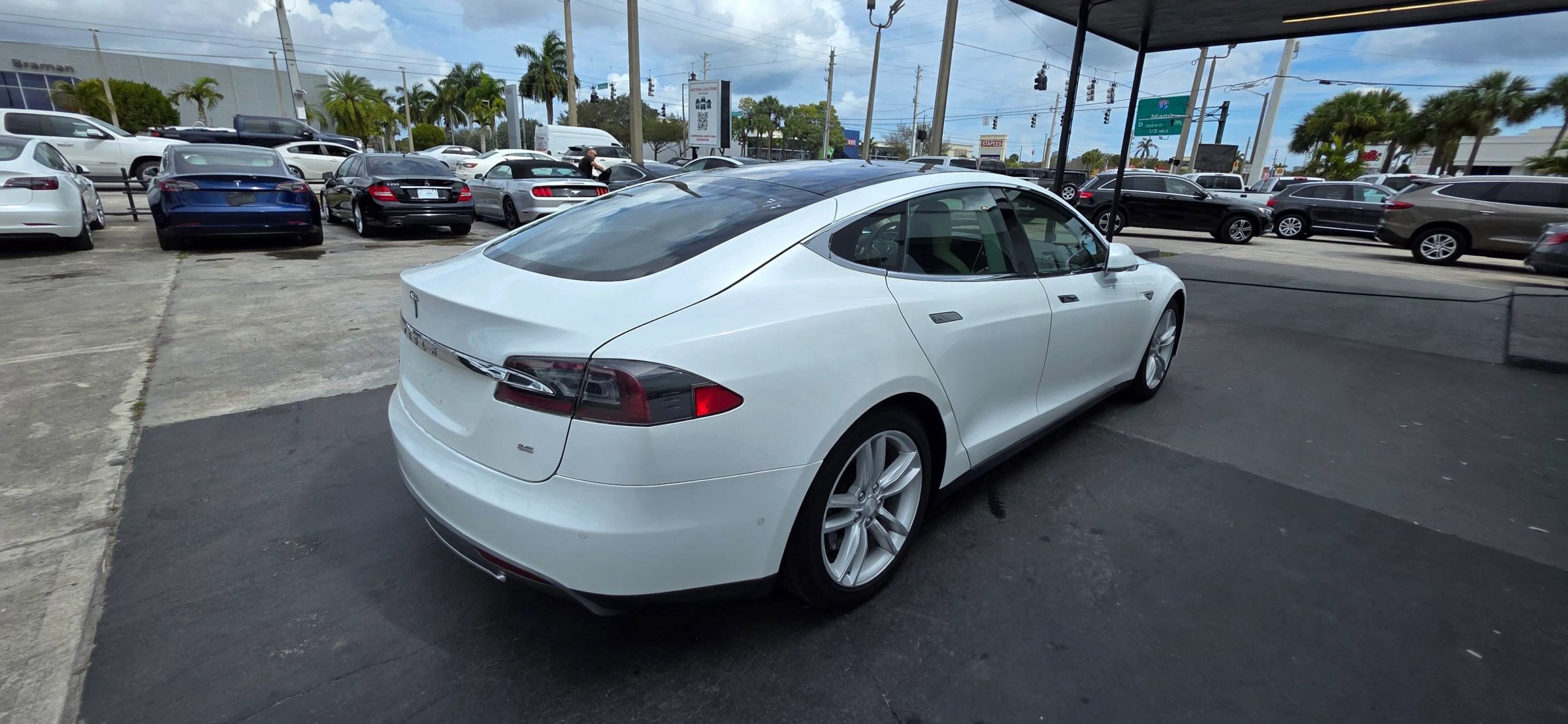 Used 2014 Tesla Model S 85 image 6