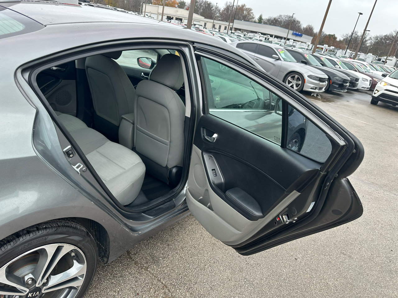 Used 2016 Kia Forte EX image 11