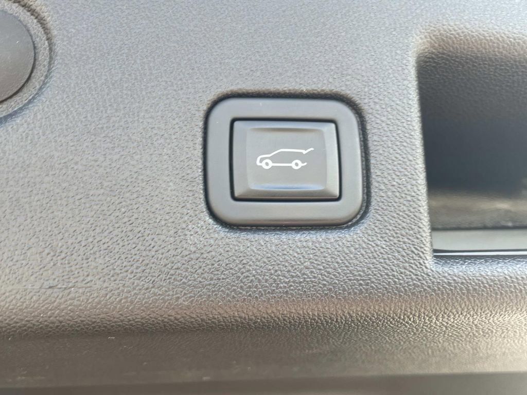 Used 2024 Chevrolet Equinox LT image 12