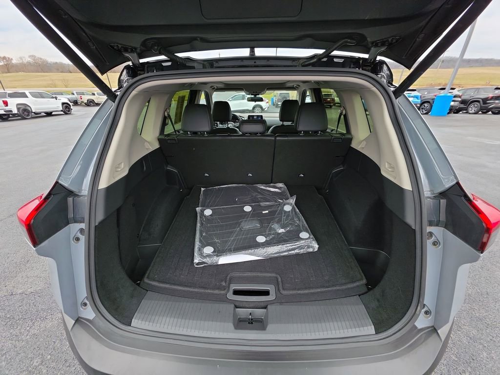 Used 2023 Nissan Rogue SV w/ SV Premium B Package image 23