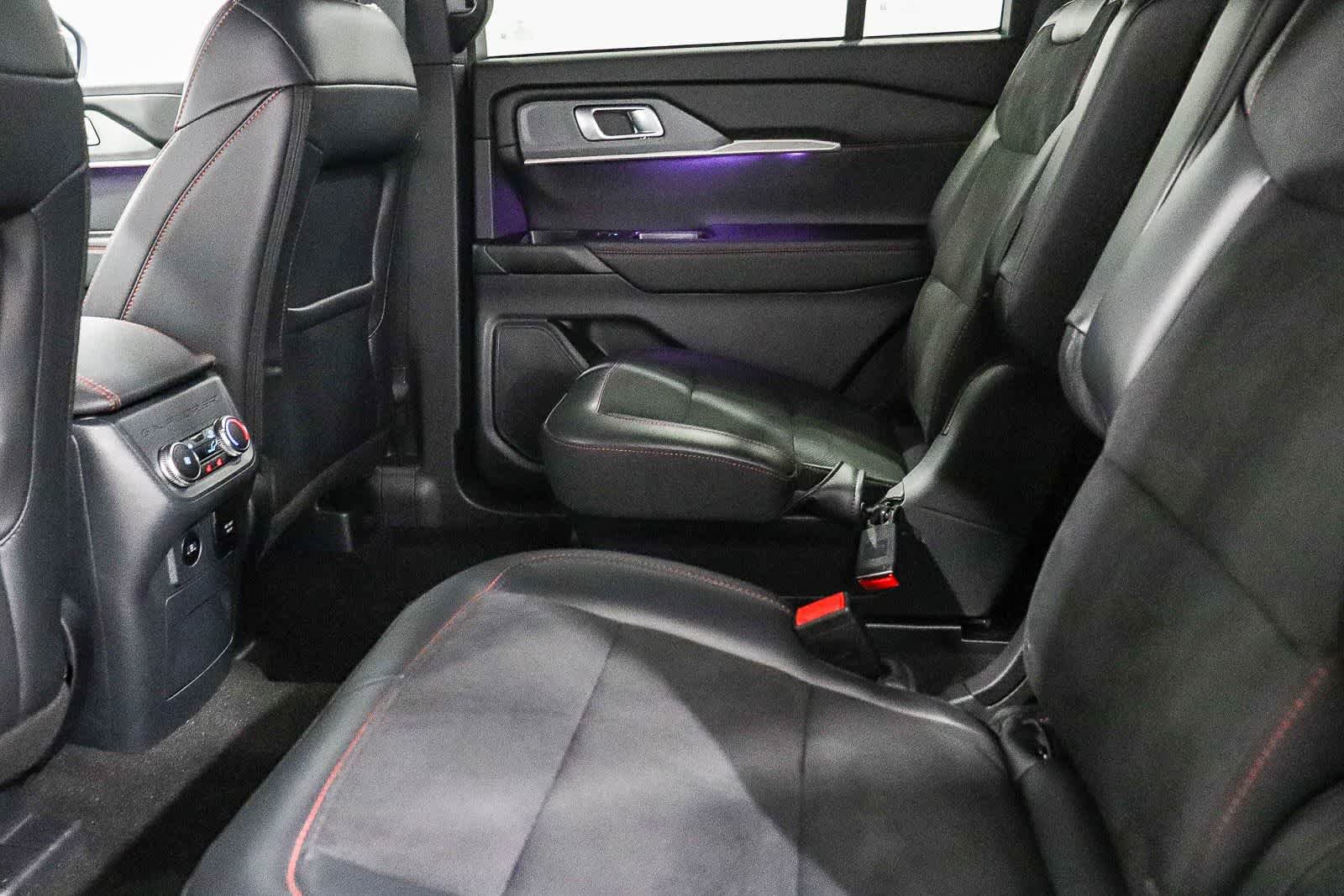 Used 2025 Ford Explorer ST RWD image 18
