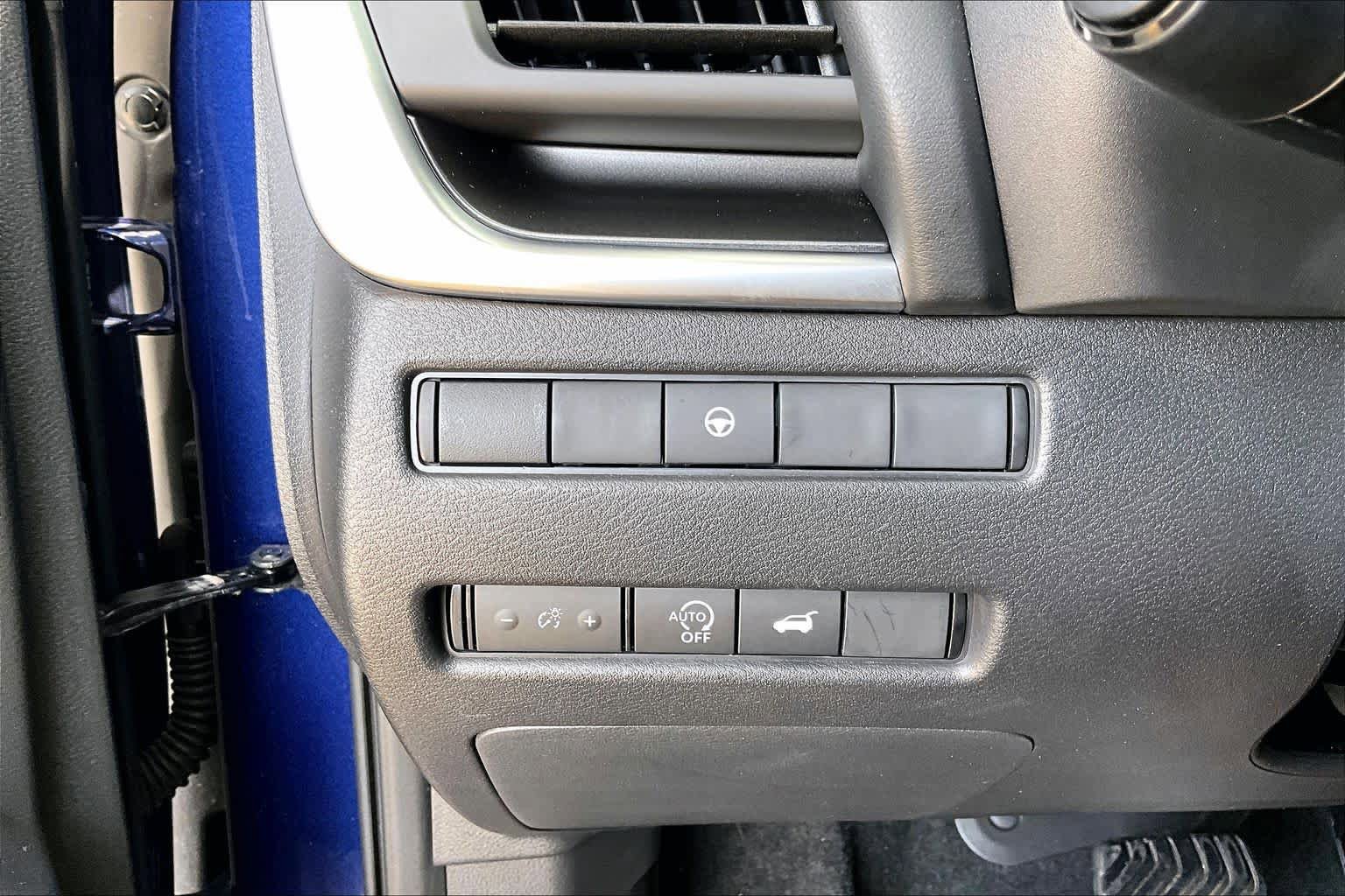 Used 2023 Nissan Rogue SV w/ SV Premium B Package FWD image 33