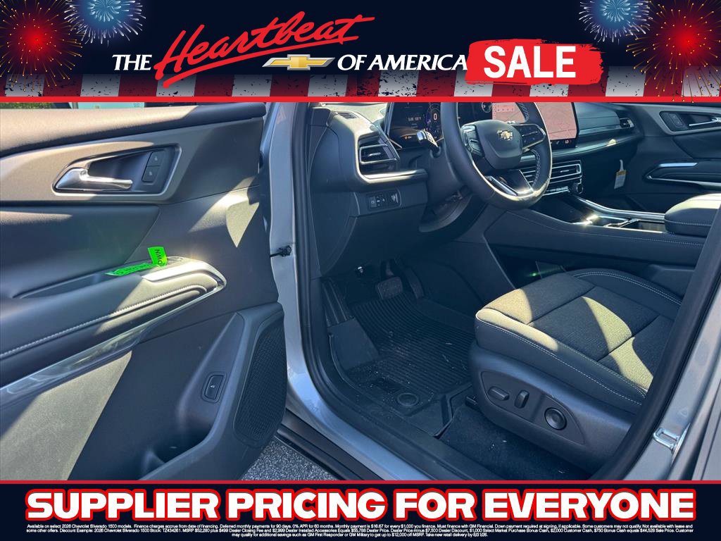 New 2027 Chevrolet Traverse LT w/ LPO, Floor Liner Package FWD image 12